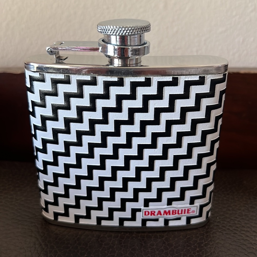 Drambuie 5oz Drink Flask Stainless Steel Zig Zag Decoration Screw Top